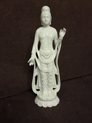 Porcelain guanyin kwan - guanyin, kwan-yin
